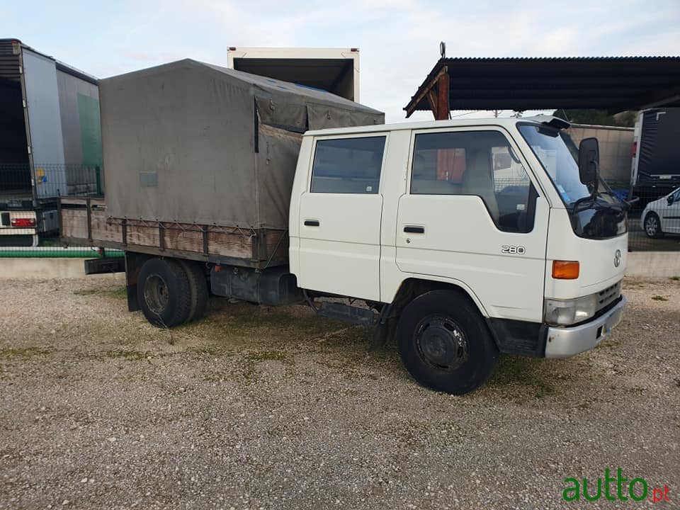 2010' Toyota Dyna photo #2
