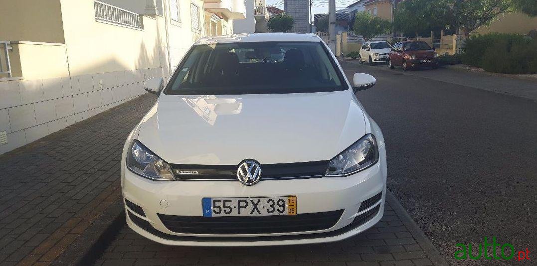 2015' Volkswagen Golf photo #2