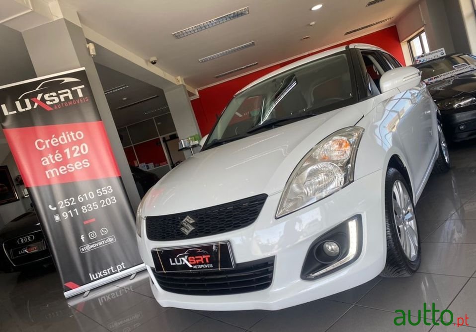 2015' Suzuki Swift photo #3