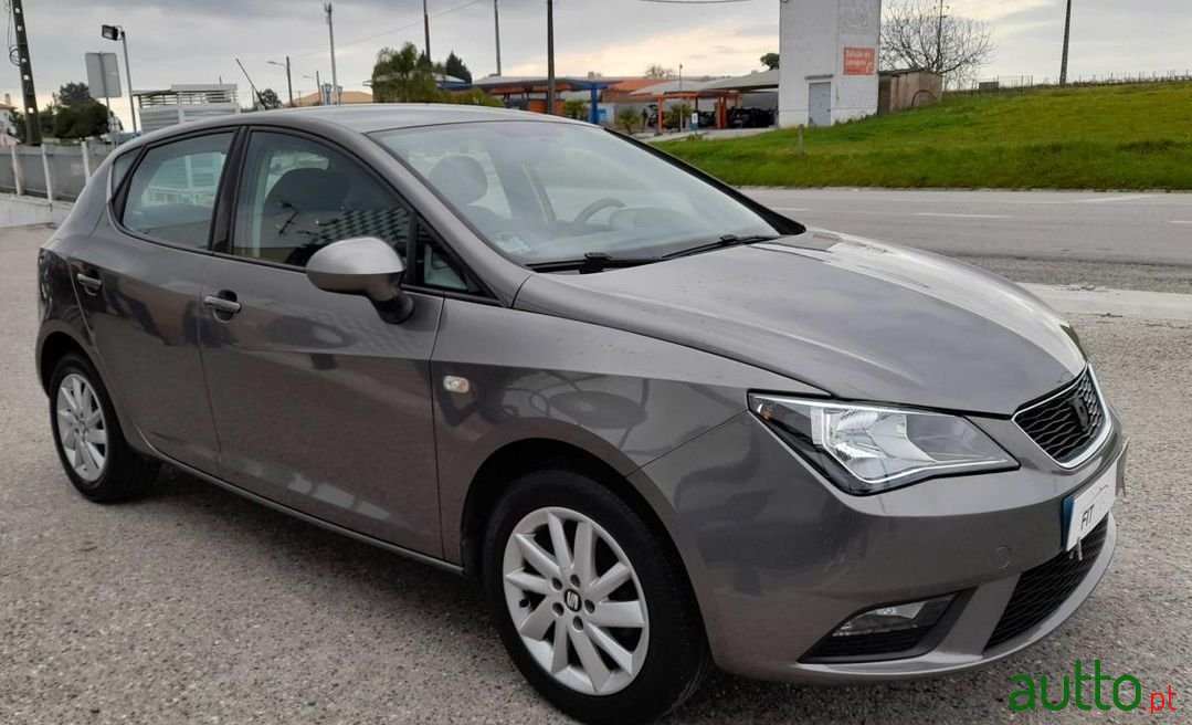 2014' SEAT Ibiza photo #2