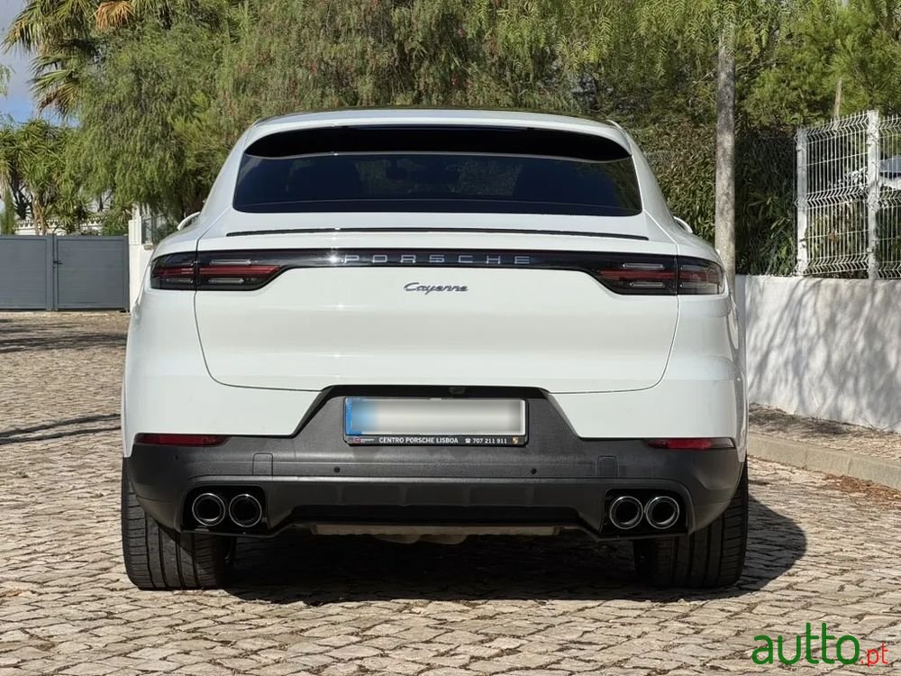 2020' Porsche Cayenne E-Hybrid photo #5