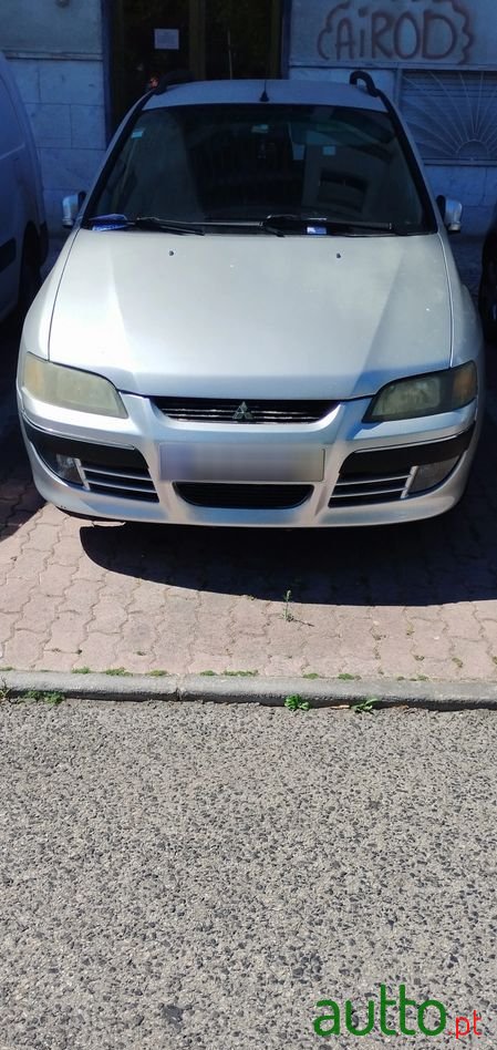 2004' Mitsubishi Space Star photo #4