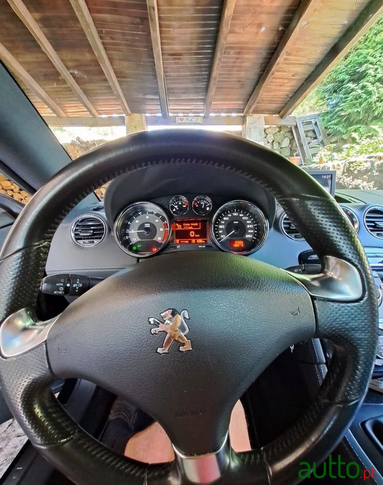 2010' Peugeot RCZ 2.0 Hdi photo #4