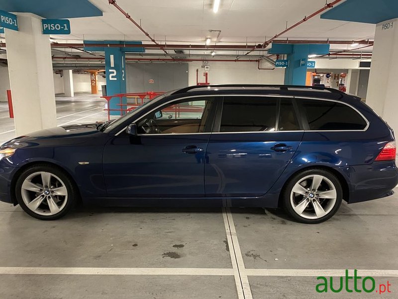 2007' BMW Série 5 Da Touring Sport photo #2