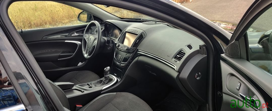 2015' Opel Insignia Sports Tourer photo #4