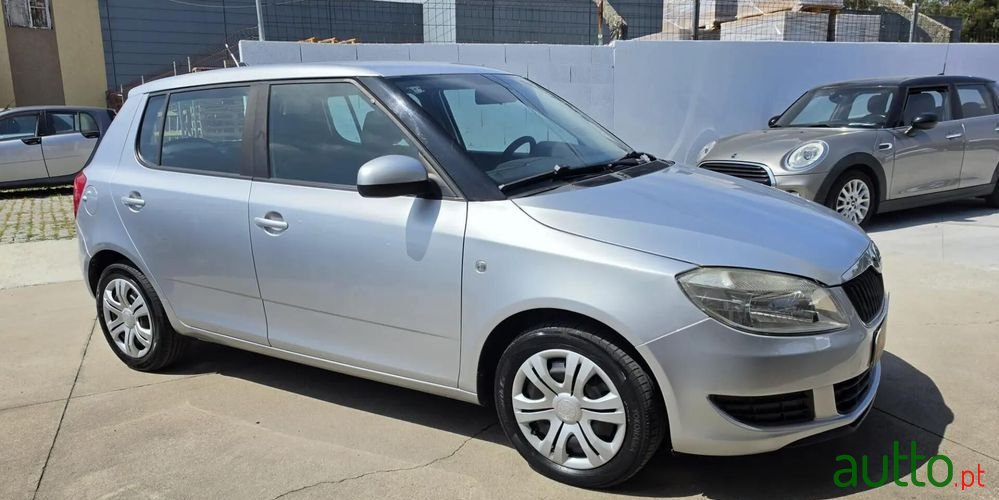 2012' Skoda Fabia photo #1