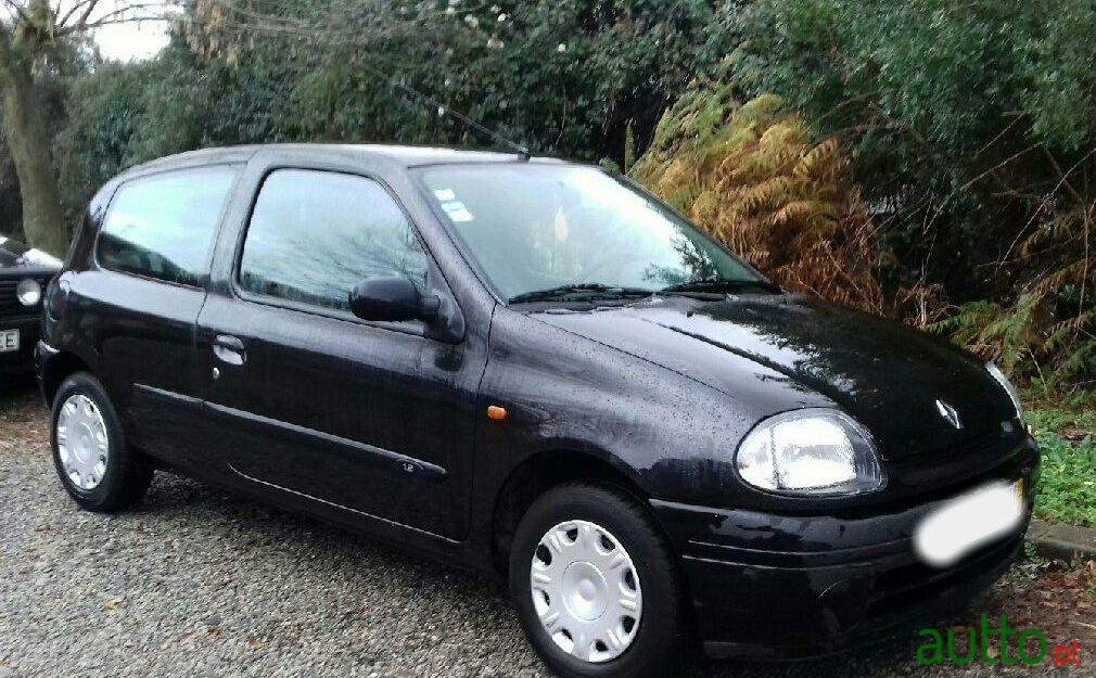 1999' Renault Clio photo #2