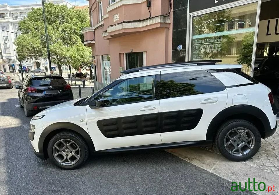 2015' Citroen C4 Cactus photo #3