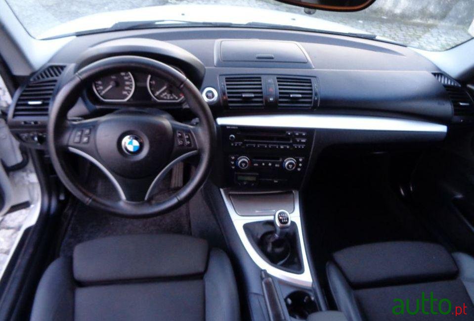 2009' BMW 118 Pack-M photo #2