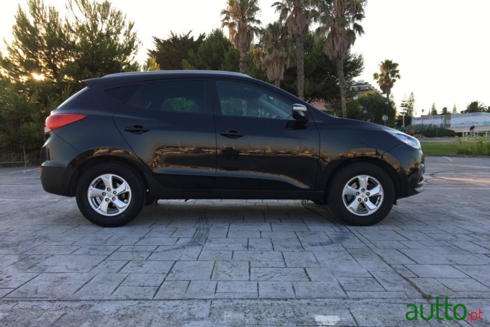 2011' Hyundai ix35 photo #3