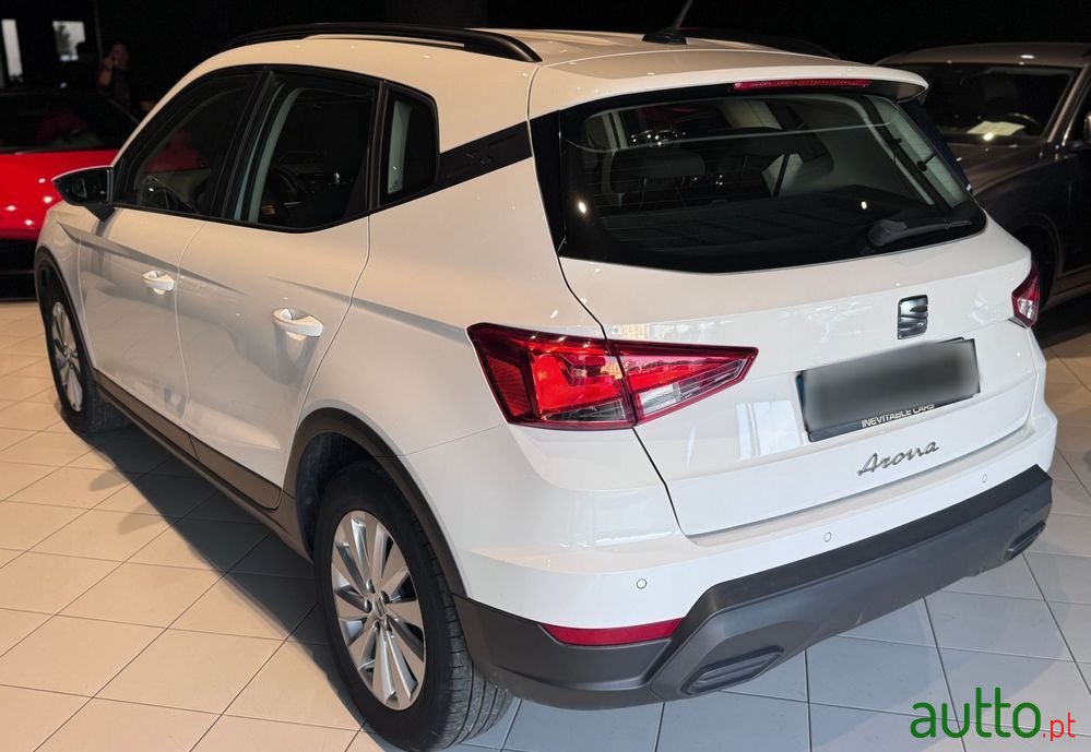 2023' SEAT Arona 1.0 Tsi Style photo #6