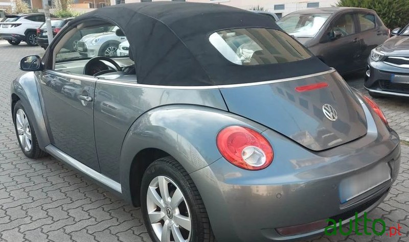 2007' Volkswagen New Beetle photo #4
