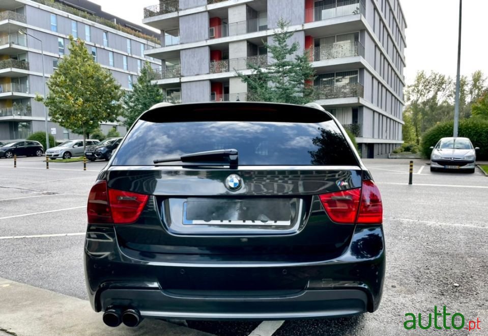 2008' BMW 320 photo #5