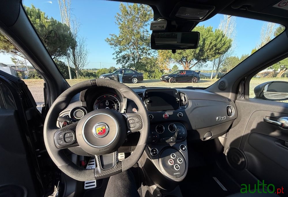 2024' Fiat 695 Abarth photo #5