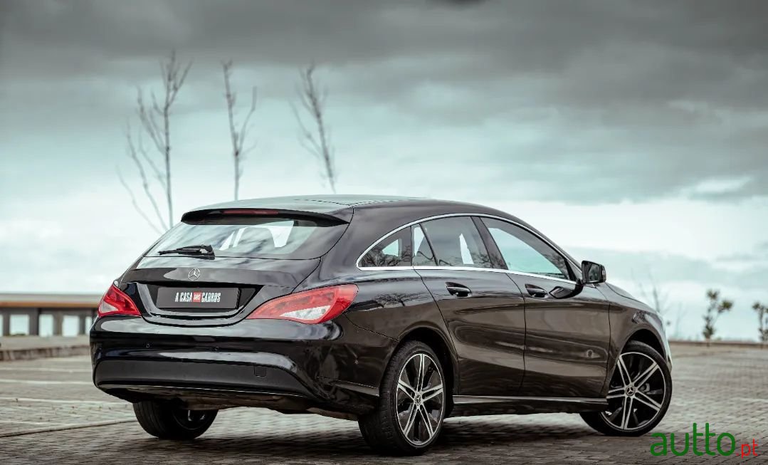 2016' Mercedes-Benz Cla-180 photo #2