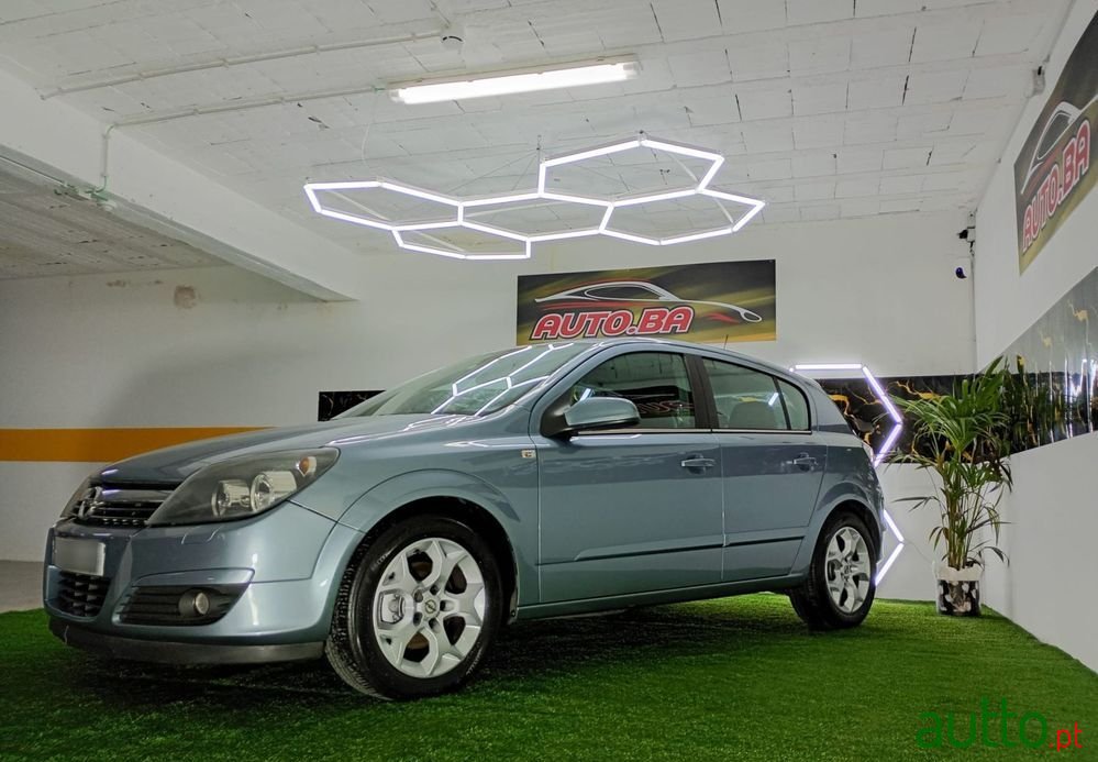 2004' Opel Astra photo #3