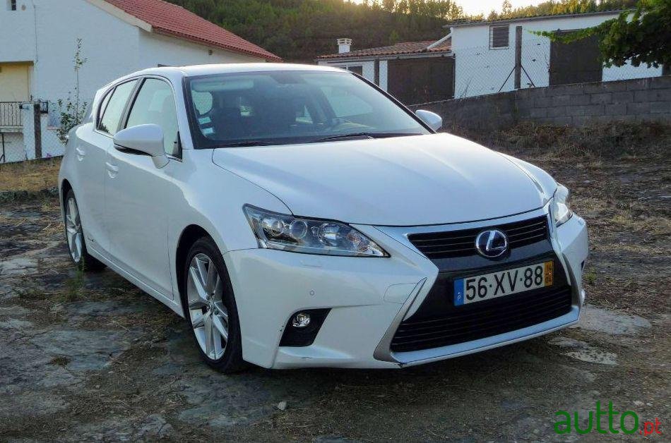 2014' Lexus Ct-200H Executive photo #3