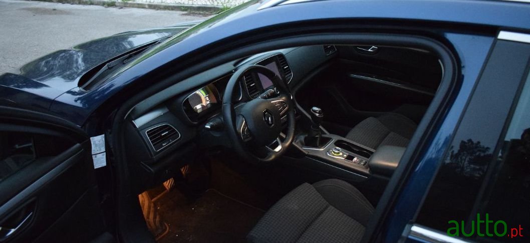 2017' Renault Talisman Sport Tourer photo #4