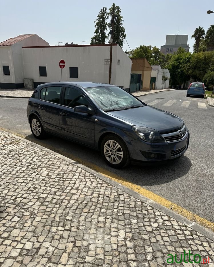 2007' Opel Astra 1.7 Cdti Cosmo photo #3