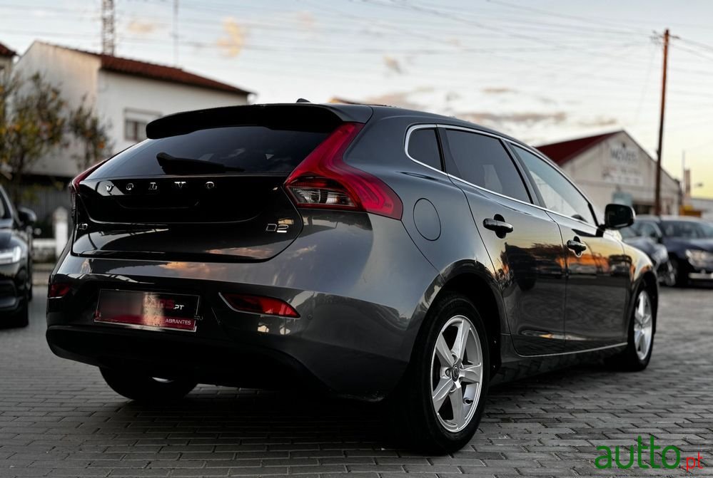 2013' Volvo V40 1.6 D2 Momentum photo #6