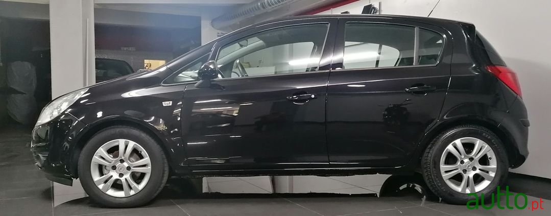 2010' Opel Corsa photo #2