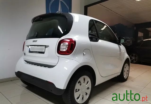 2019' Smart Fortwo Eq Pulse photo #3