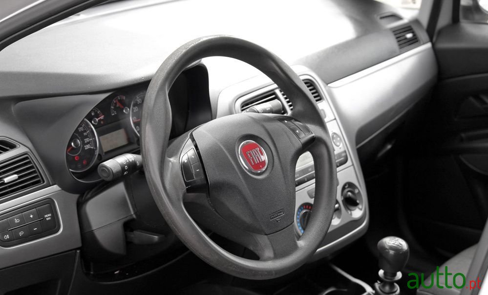 2012' Fiat Punto 1.2 Easy Start&Stop photo #6