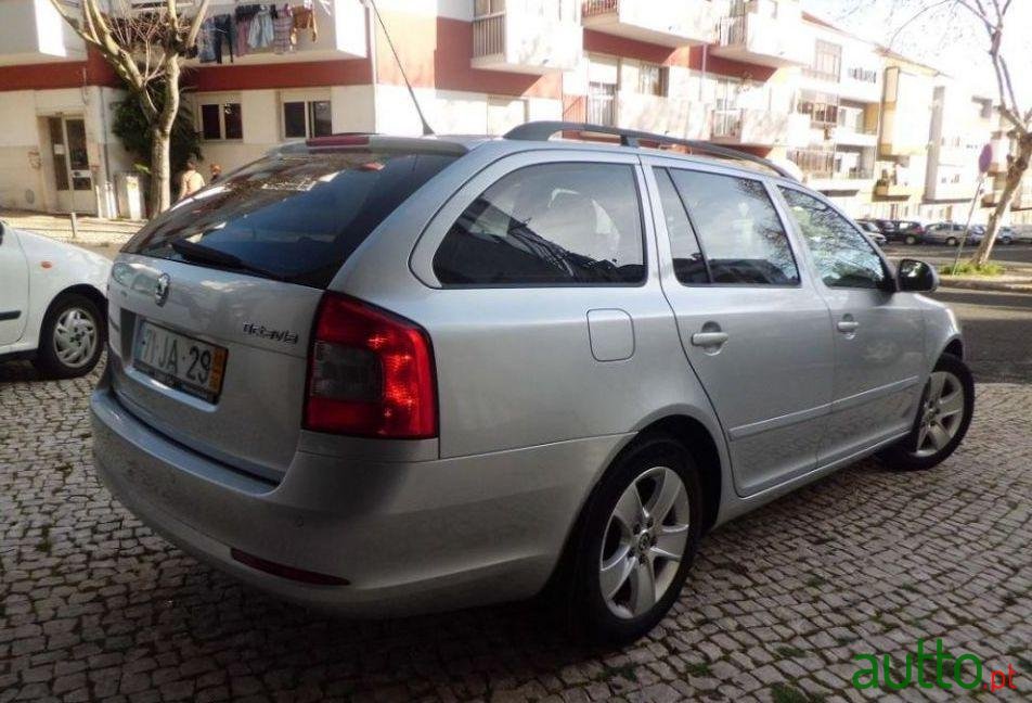 2010' Skoda Octavia Break photo #1