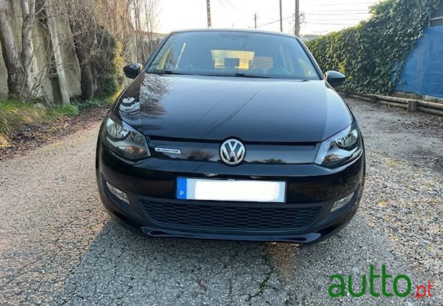 2015' Volkswagen Polo photo #1