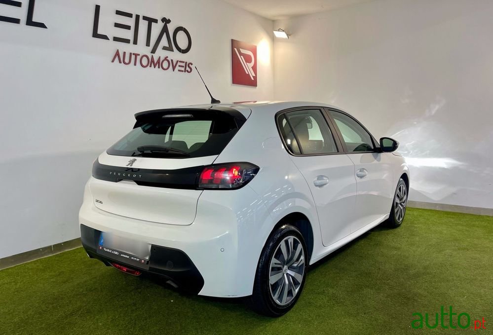 2020' Peugeot 208 photo #6