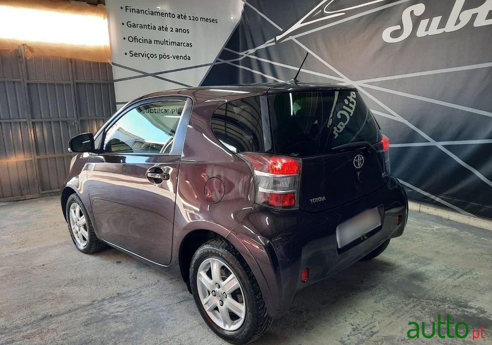 2009' Toyota iQ photo #1