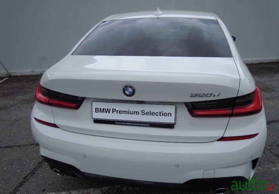2019' BMW 320 photo #2