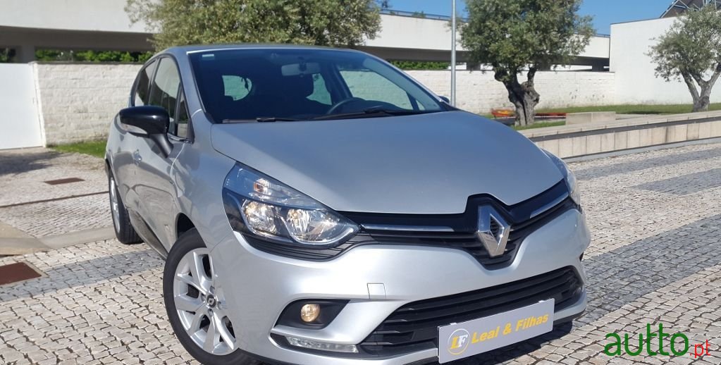 2019' Renault Clio photo #1