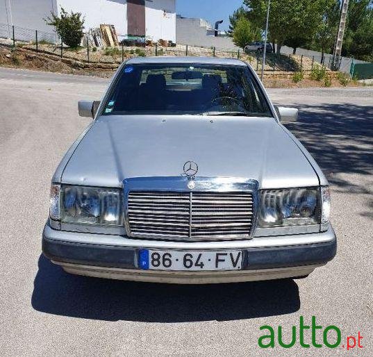 1987' Mercedes-Benz E-200 D photo #3