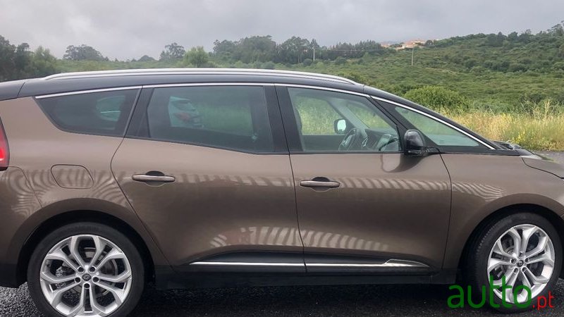 2018' Renault Scenic photo #2