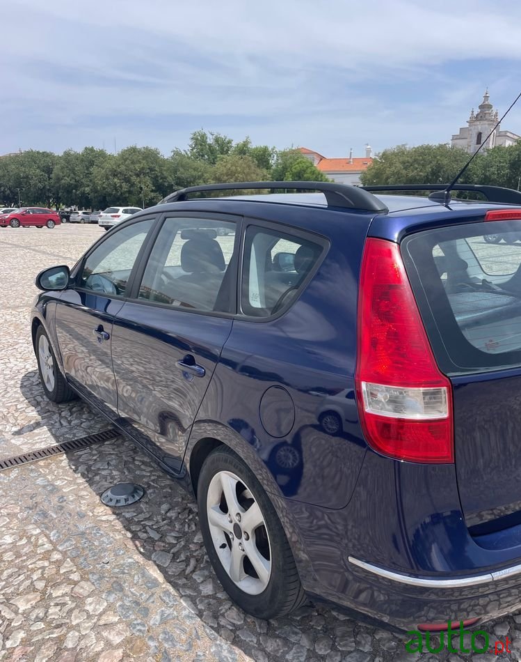 2008' Hyundai i30 Cw photo #2