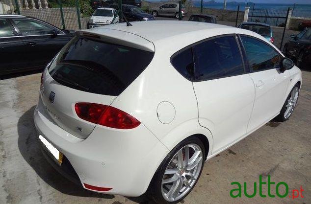 2010' SEAT Leon Cupra R photo #2