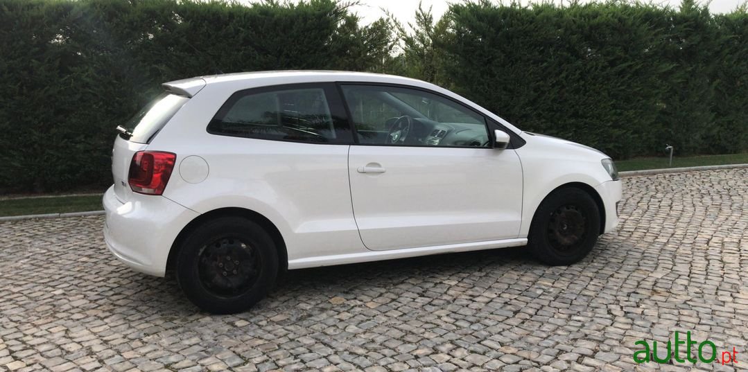 2011' Volkswagen Polo photo #3