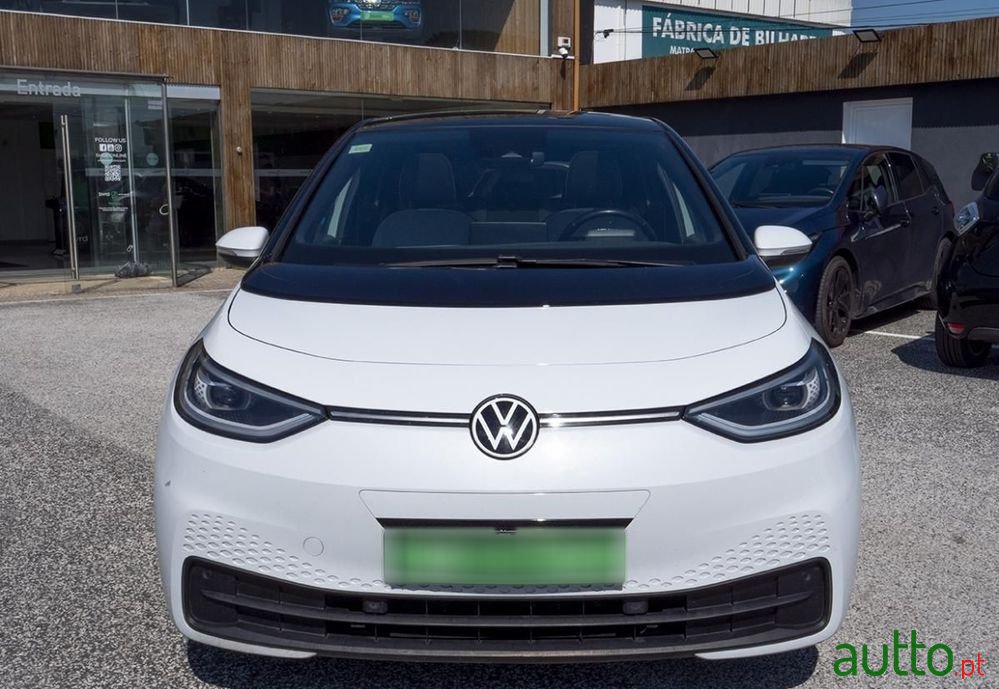 2021' Volkswagen ID.3 Pro Family photo #4
