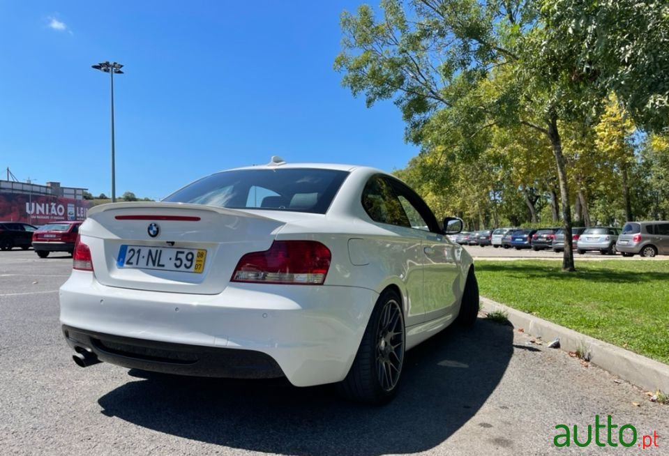 2008' BMW 120 photo #1