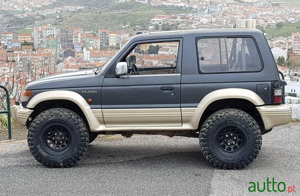 1993' Mitsubishi Pajero 2.5 Td Gls photo #1