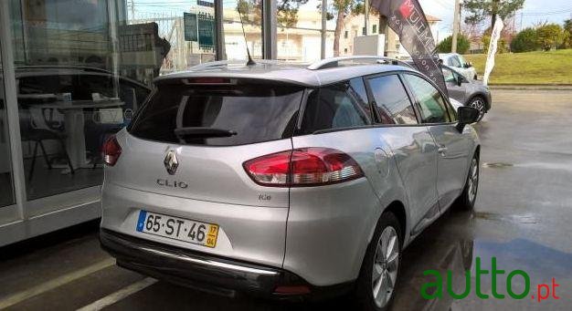 2017' Renault Clio Sport Tourer photo #3