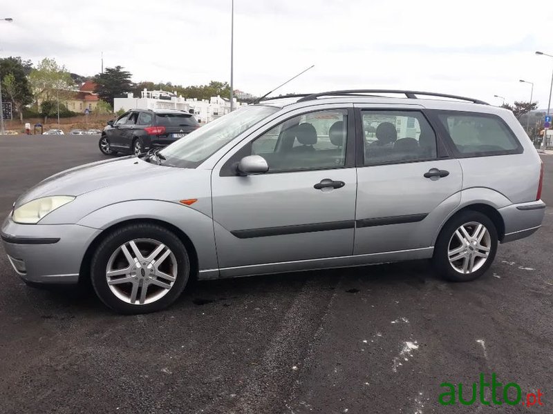 2003' Ford Focus Sw photo #2