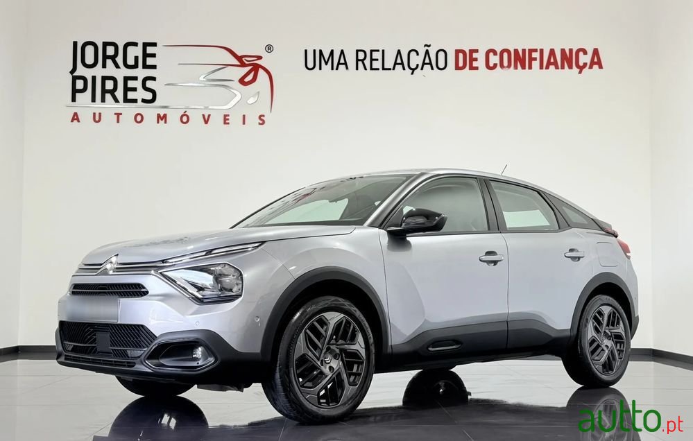 2022' Citroen C4 1.2 Puretech Shine photo #1