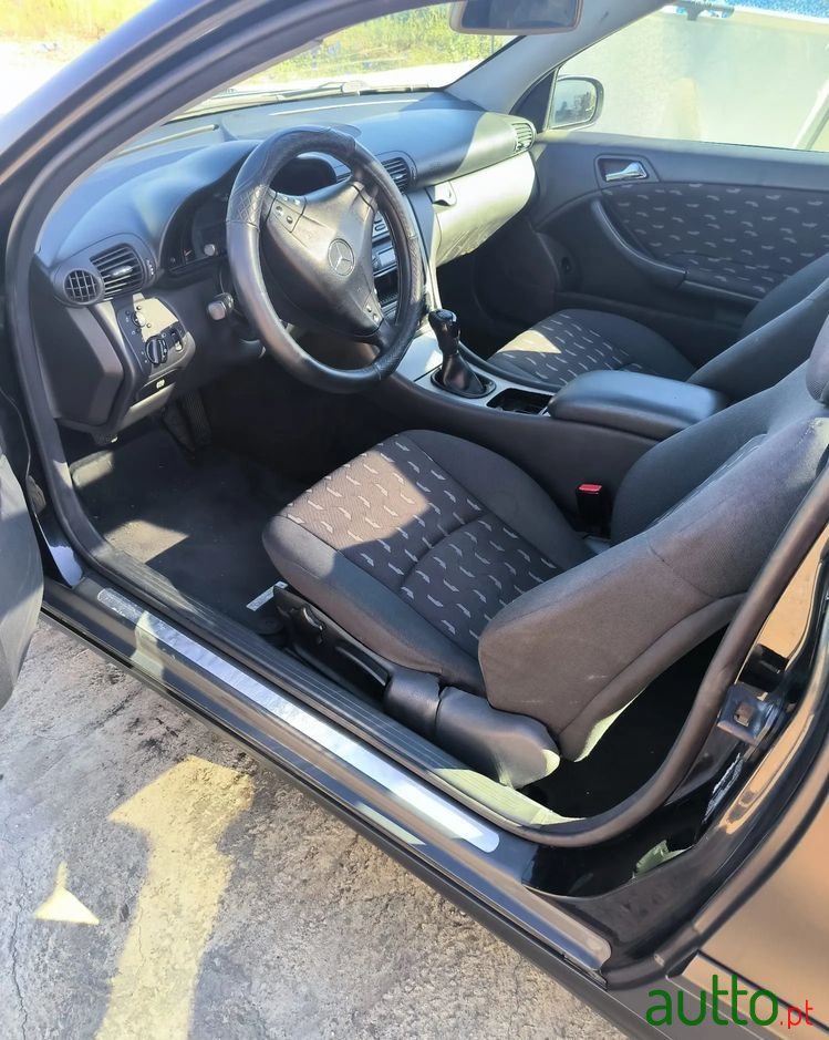 2002' Mercedes-Benz Classe C photo #4