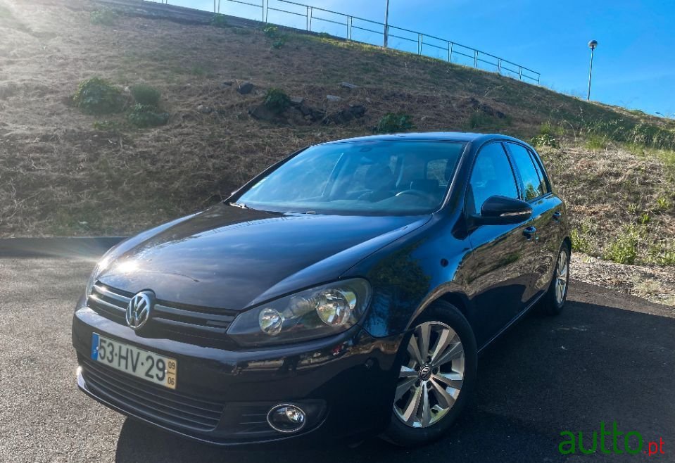 2009' Volkswagen Golf photo #2