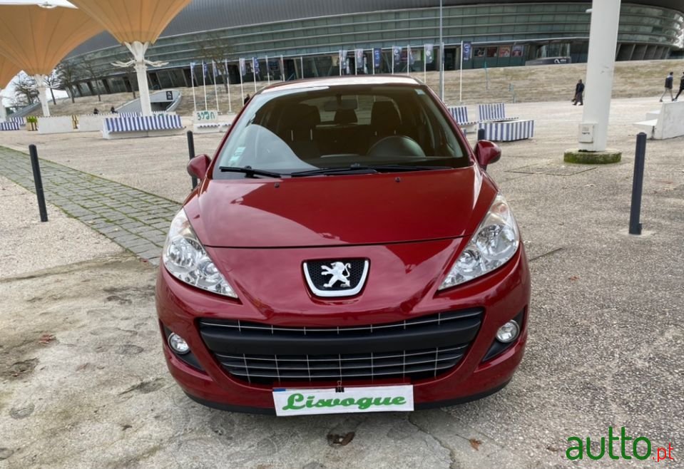 2011' Peugeot 207 Sport photo #2