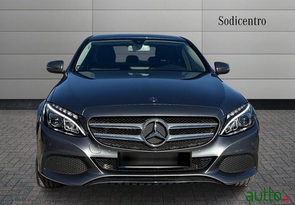 2018' Mercedes-Benz Classe C photo #6