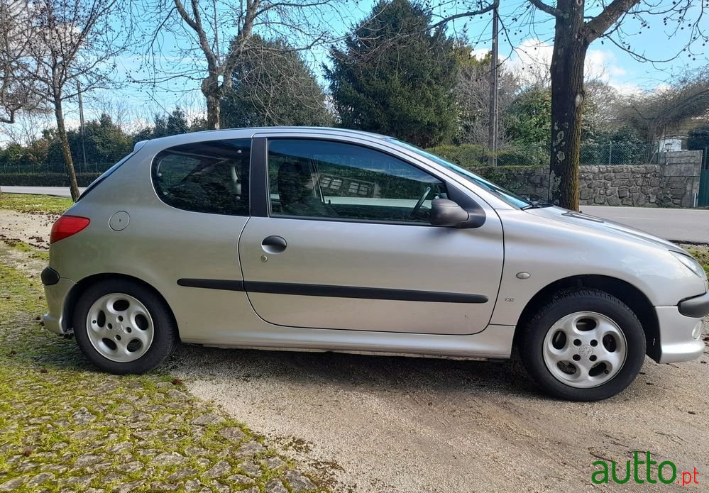 2001' Peugeot 206 1.4 Xs photo #4