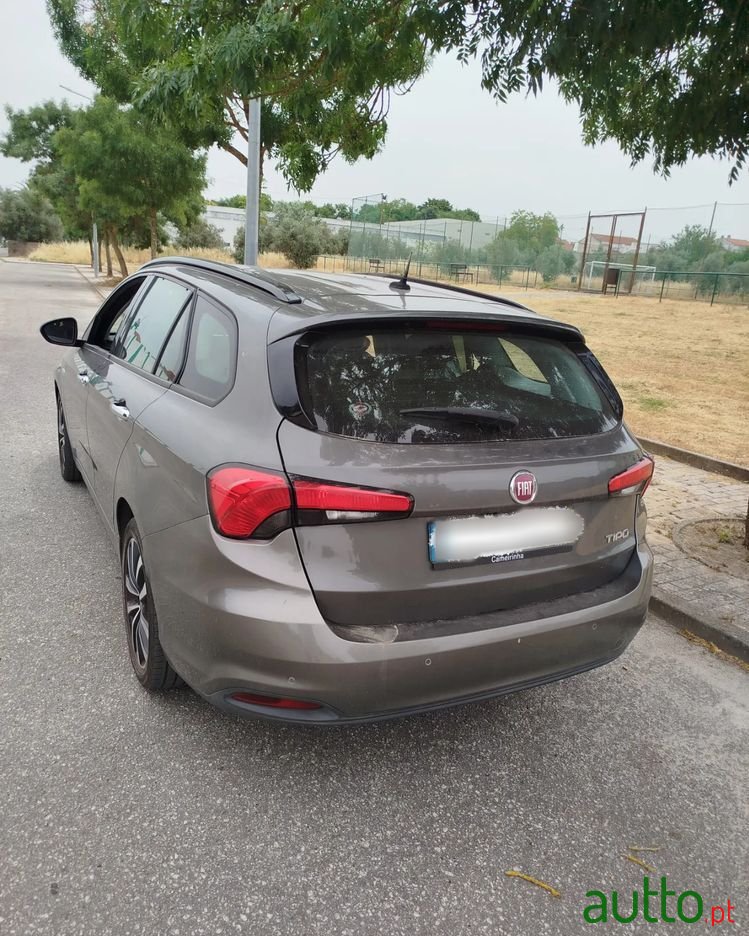 2016' Fiat Tipo Station Wagon photo #6